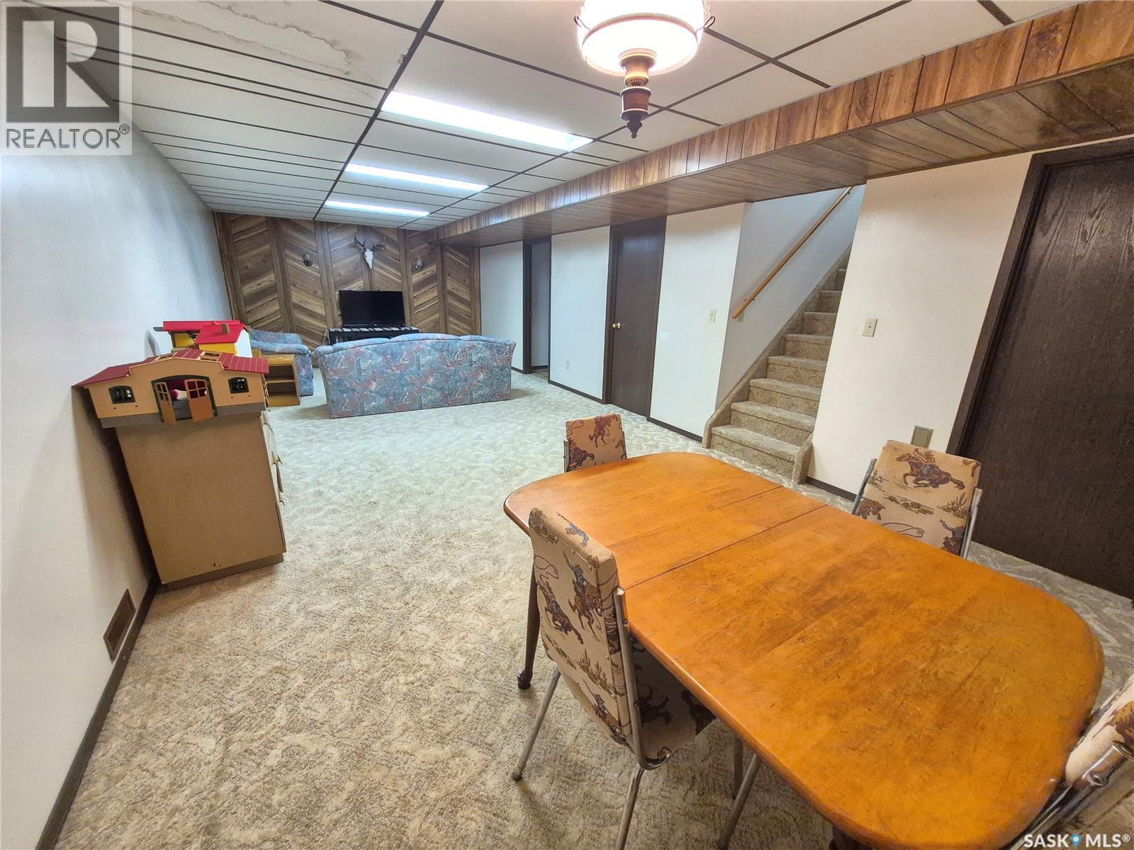 10 Yandeau Crescent, Radville, SK - Indoor