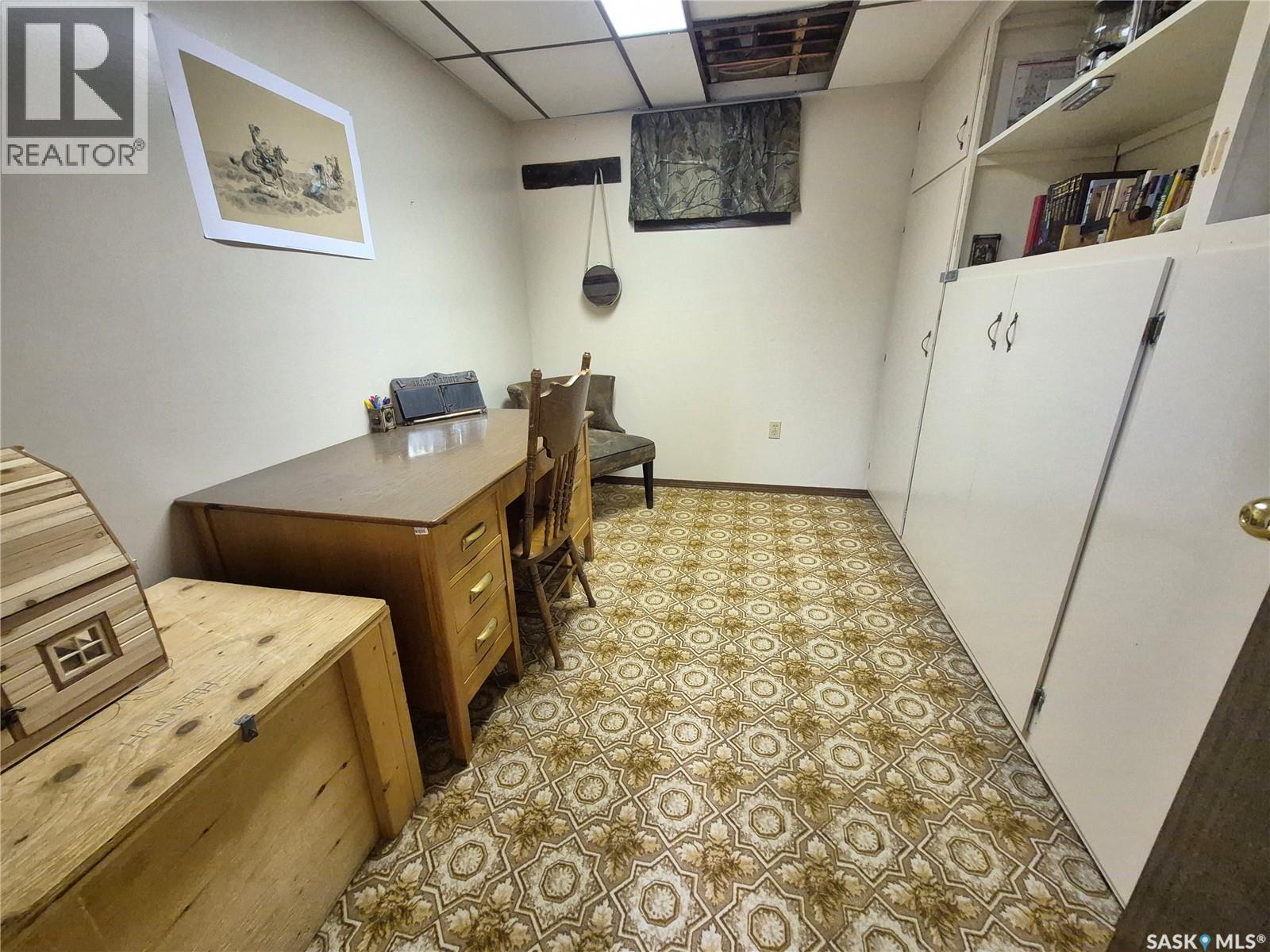 10 Yandeau Crescent, Radville, SK - Indoor