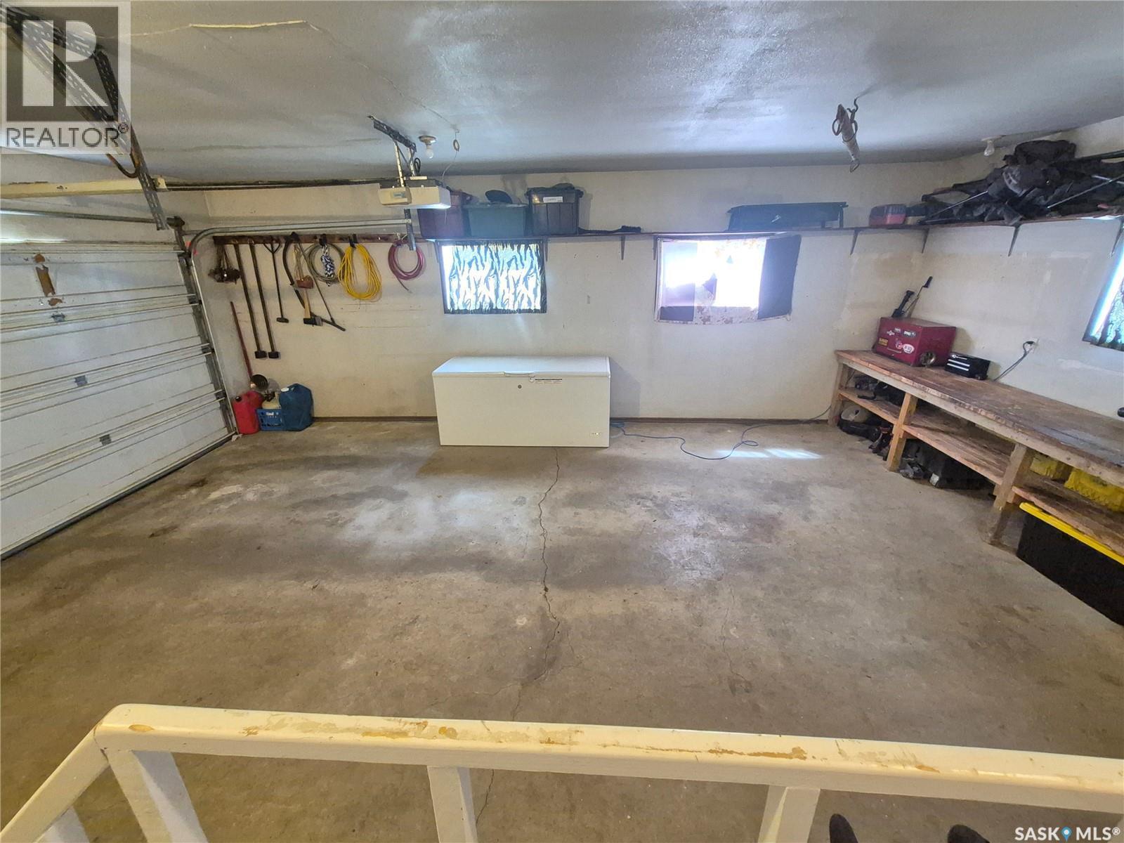10 Yandeau Crescent, Radville, SK - Indoor Photo Showing Garage