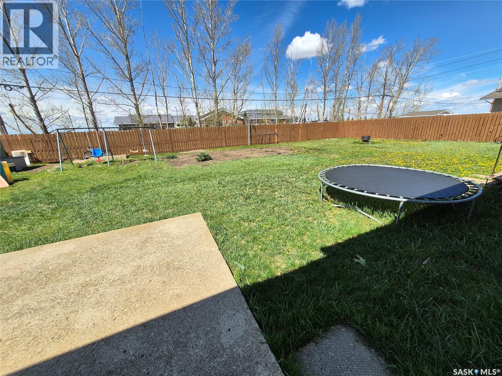 10 Yandeau Crescent, Radville, SK - Outdoor With Backyard