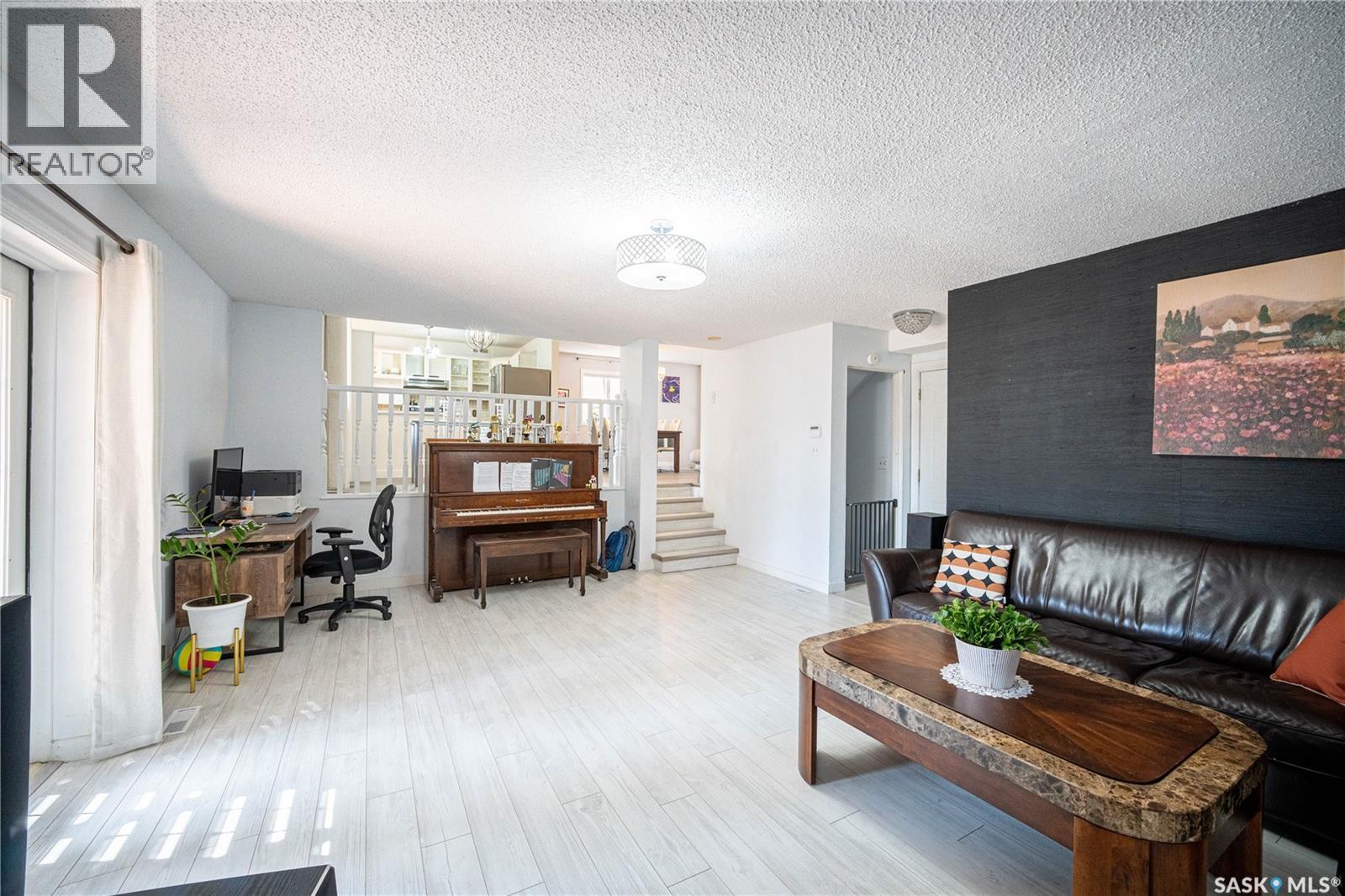 435 Christopher Road, Saskatoon, SK - Indoor Photo Showing Living Room