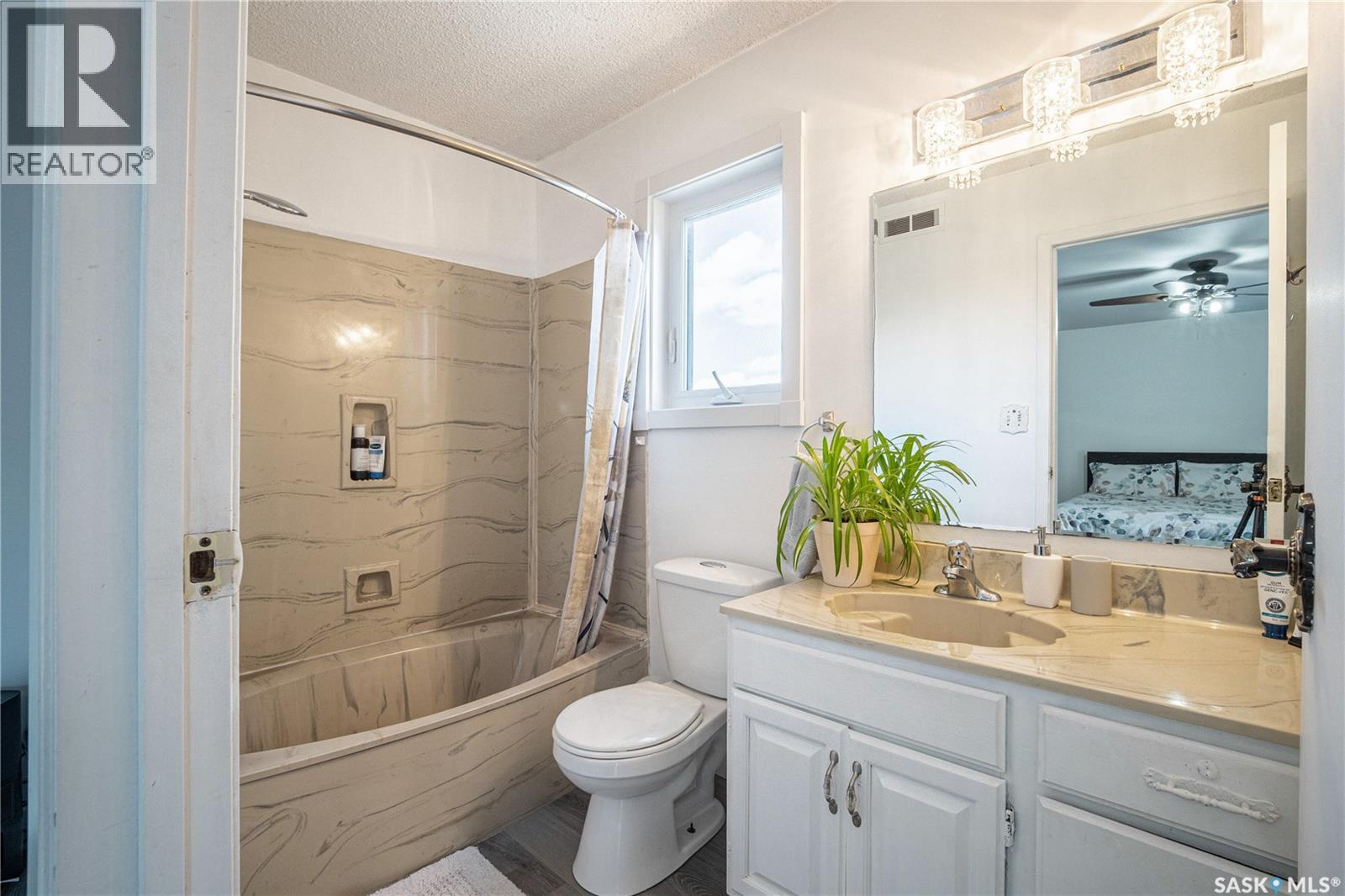 435 Christopher Road, Saskatoon, SK - Indoor Photo Showing Bathroom