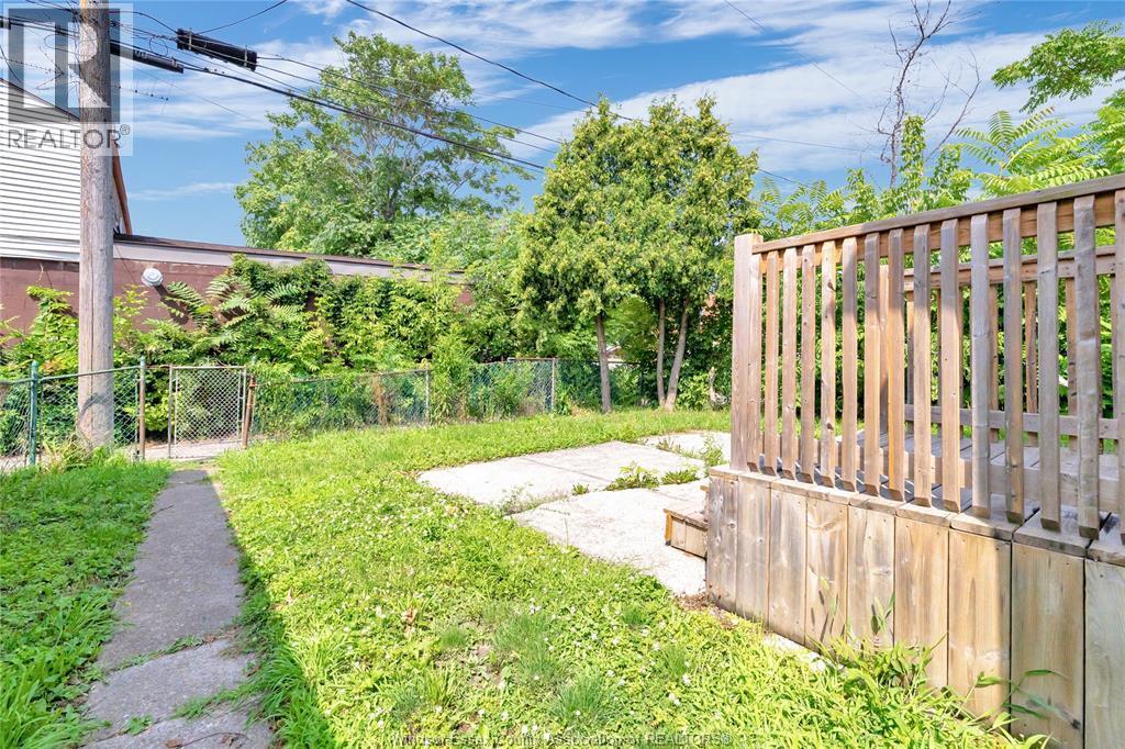 953 Henry Ford, Windsor, ON - Outdoor