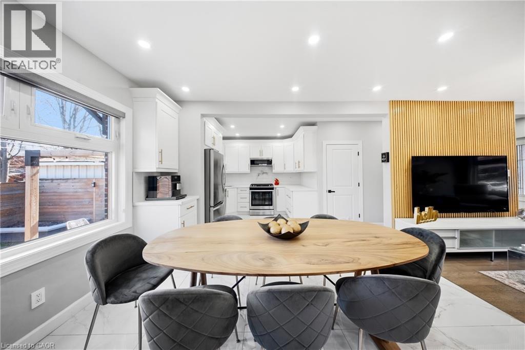 Dining space featuring recessed lighting - 273 Stinson Crescent, Hamilton, ON - Indoor