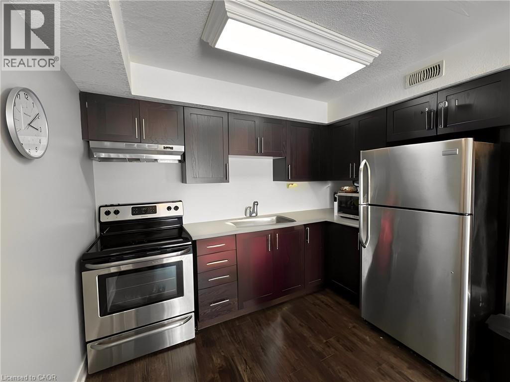 185 Windale Crescent Unit# 9C, Kitchener, ON - Indoor Photo Showing Kitchen With Stainless Steel Kitchen