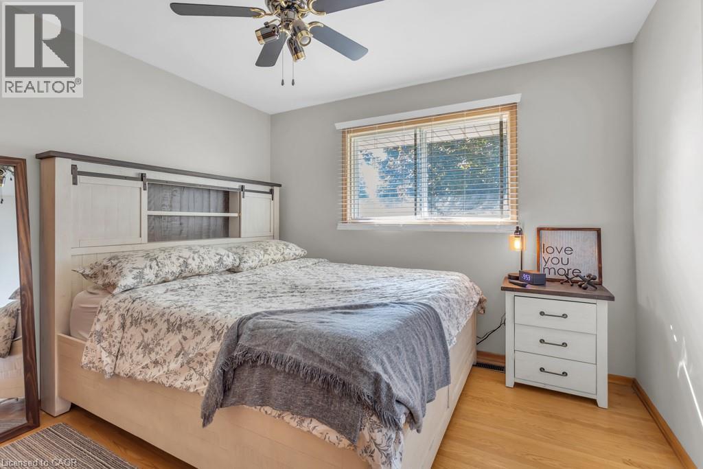 240 Elliott Street, Cambridge, ON - Indoor Photo Showing Bedroom