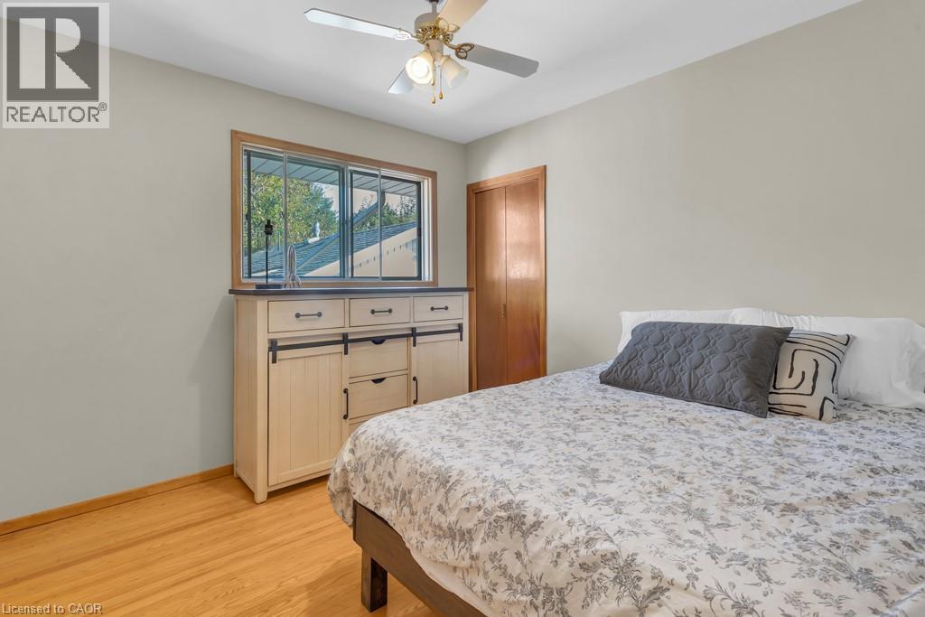 240 Elliott Street, Cambridge, ON - Indoor Photo Showing Bedroom