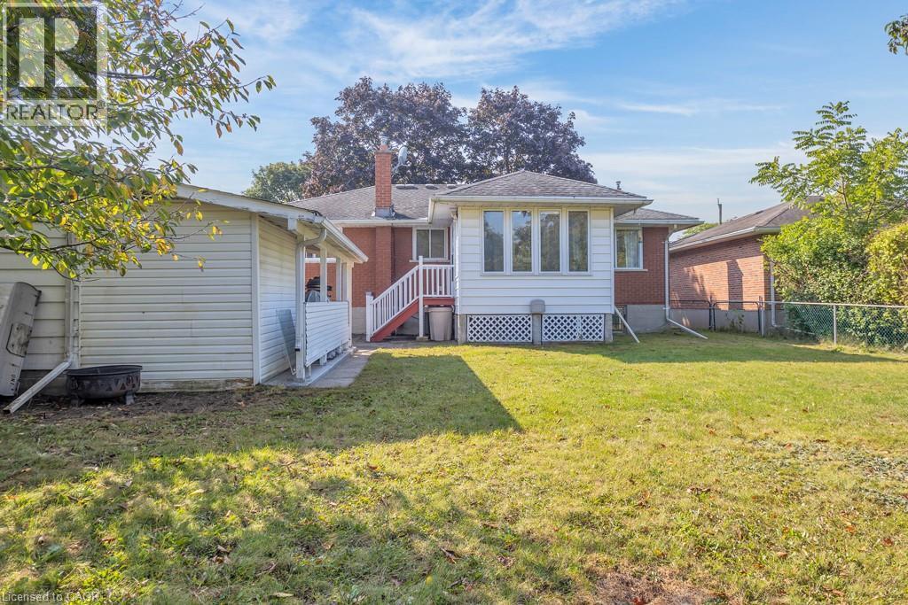 240 Elliott Street, Cambridge, ON - Outdoor