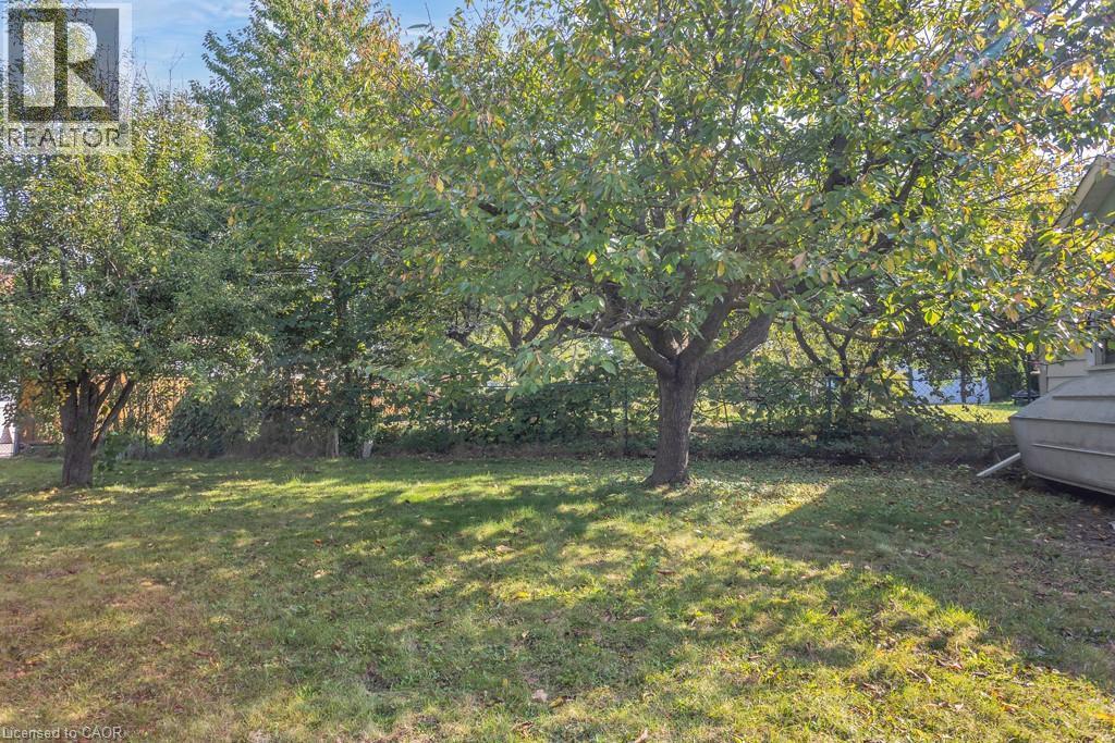 240 Elliott Street, Cambridge, ON - Outdoor