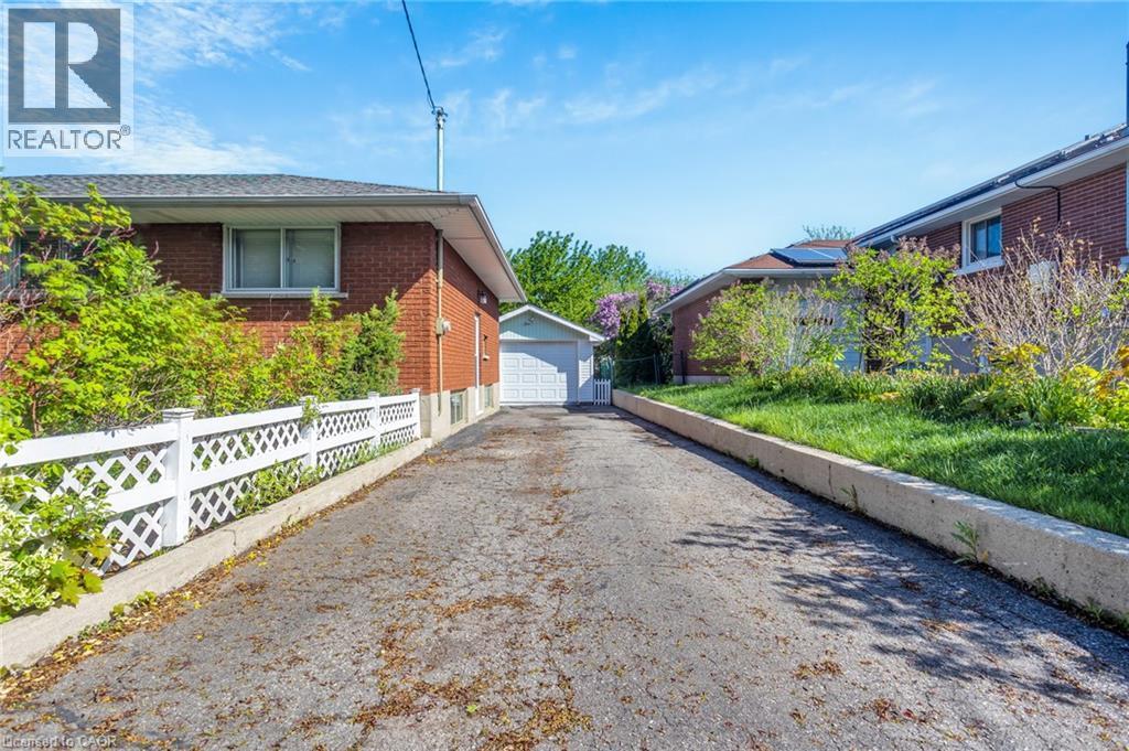 240 Elliott Street, Cambridge, ON - Outdoor
