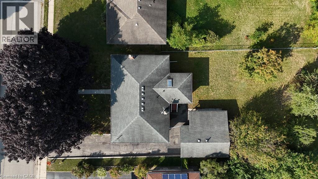 240 Elliott Street, Cambridge, ON - Outdoor