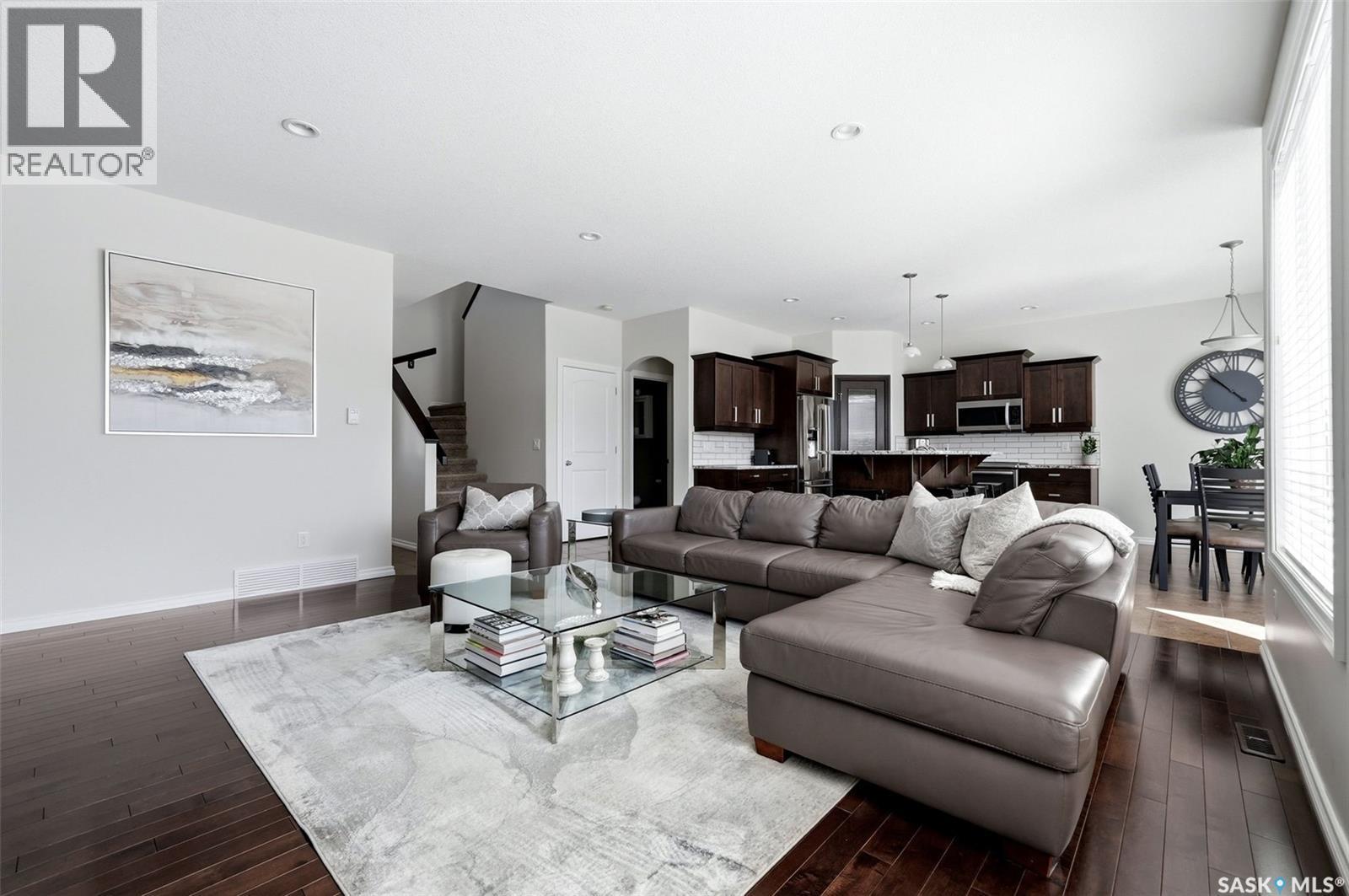 141 Oxbow Crescent, Regina, SK - Indoor Photo Showing Living Room