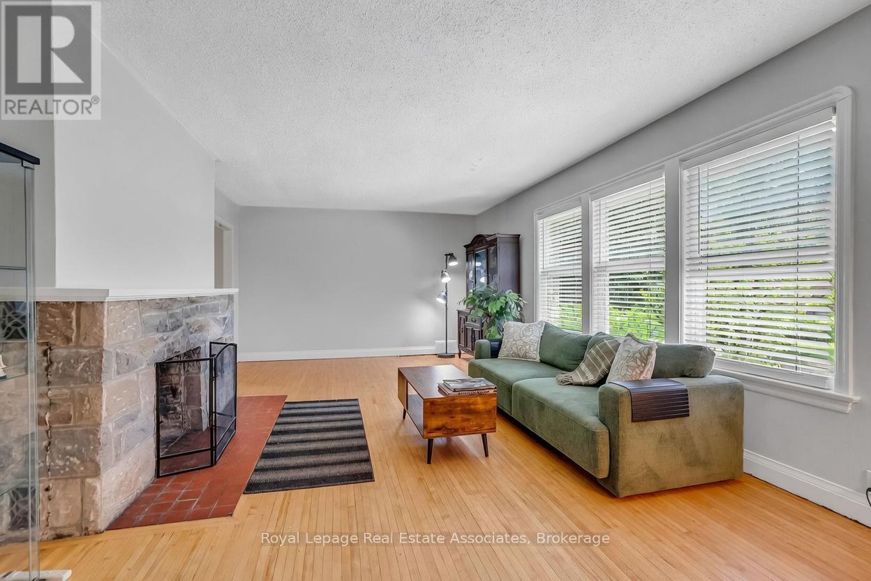 11 Ben Machree Drive, Mississauga, ON