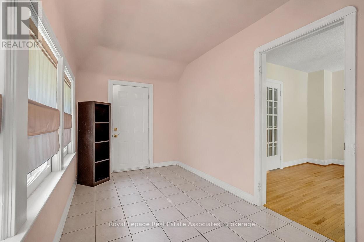 11 Ben Machree Drive, Mississauga, ON