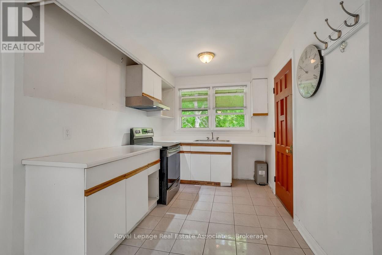 11 Ben Machree Drive, Mississauga, ON