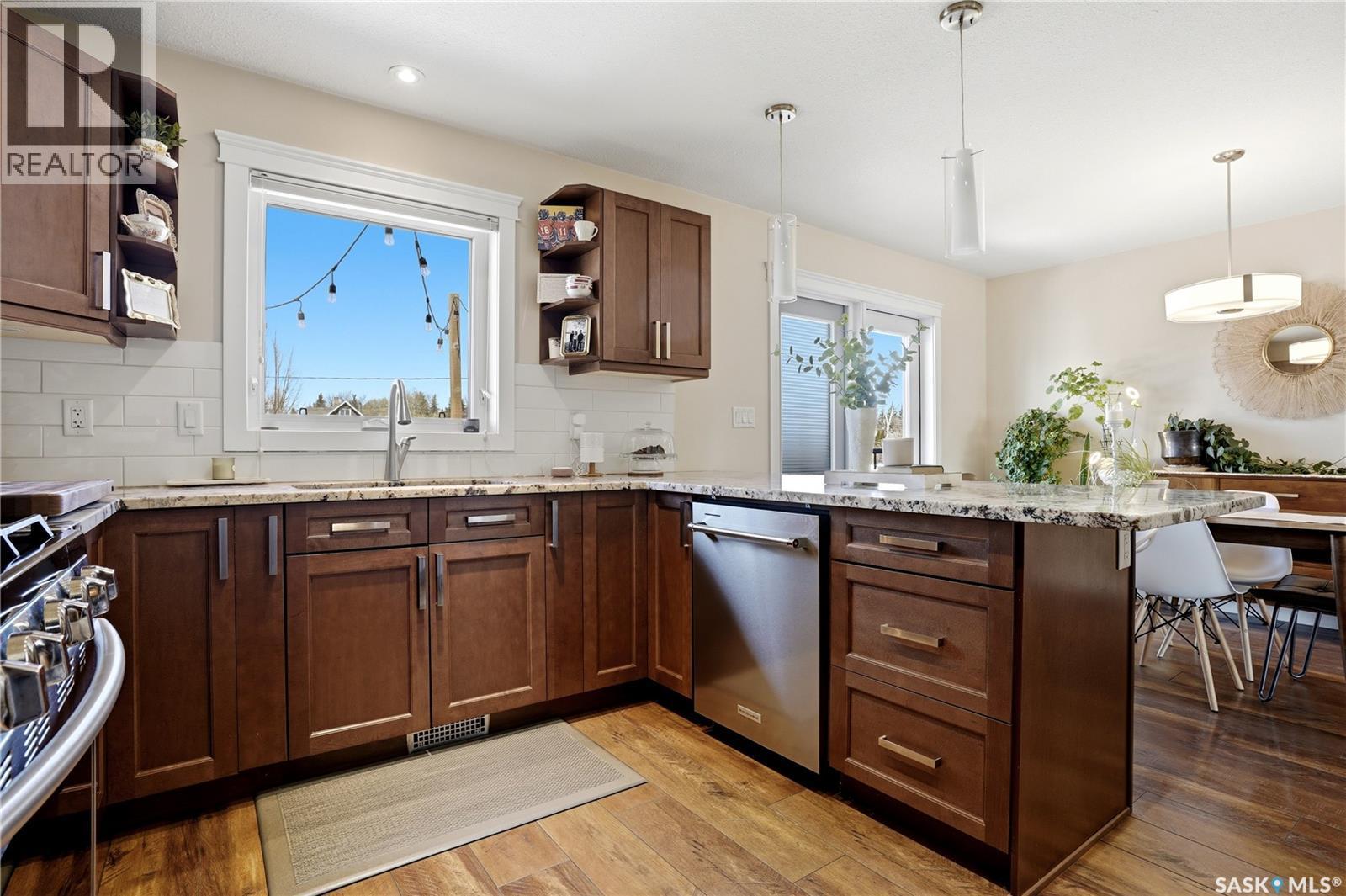 1003 Dewdney Street, Indian Head, SK - Indoor Photo Showing Kitchen With Upgraded Kitchen