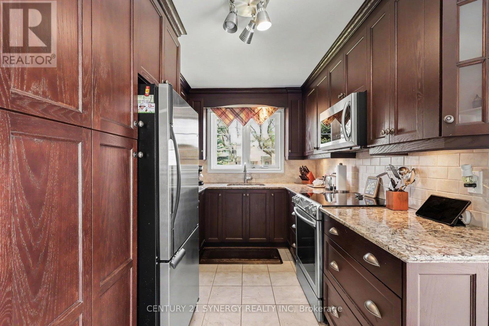 277 Mceachern Crescent, Ottawa, ON - Indoor Photo Showing Kitchen