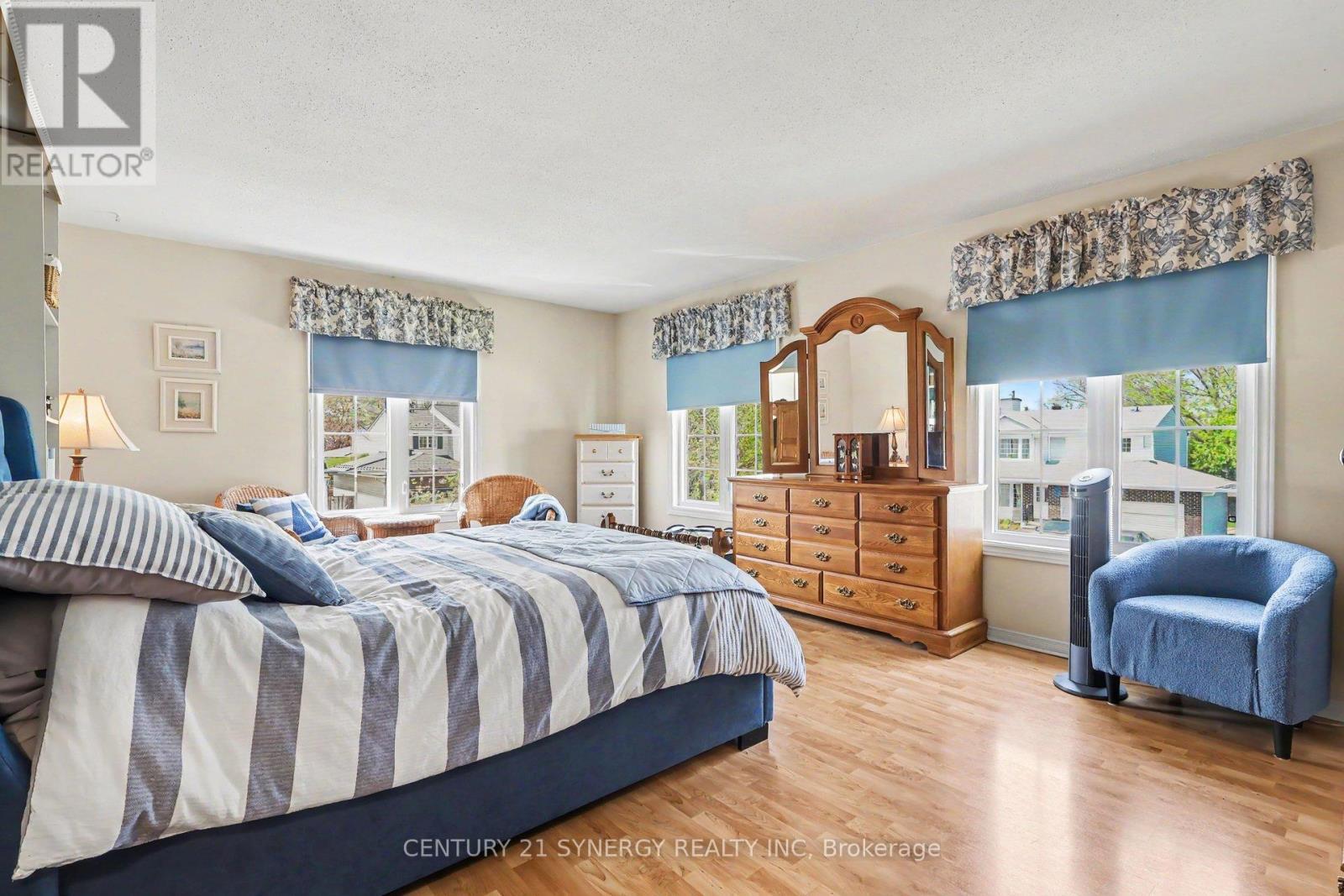 277 Mceachern Crescent, Ottawa, ON - Indoor Photo Showing Bedroom