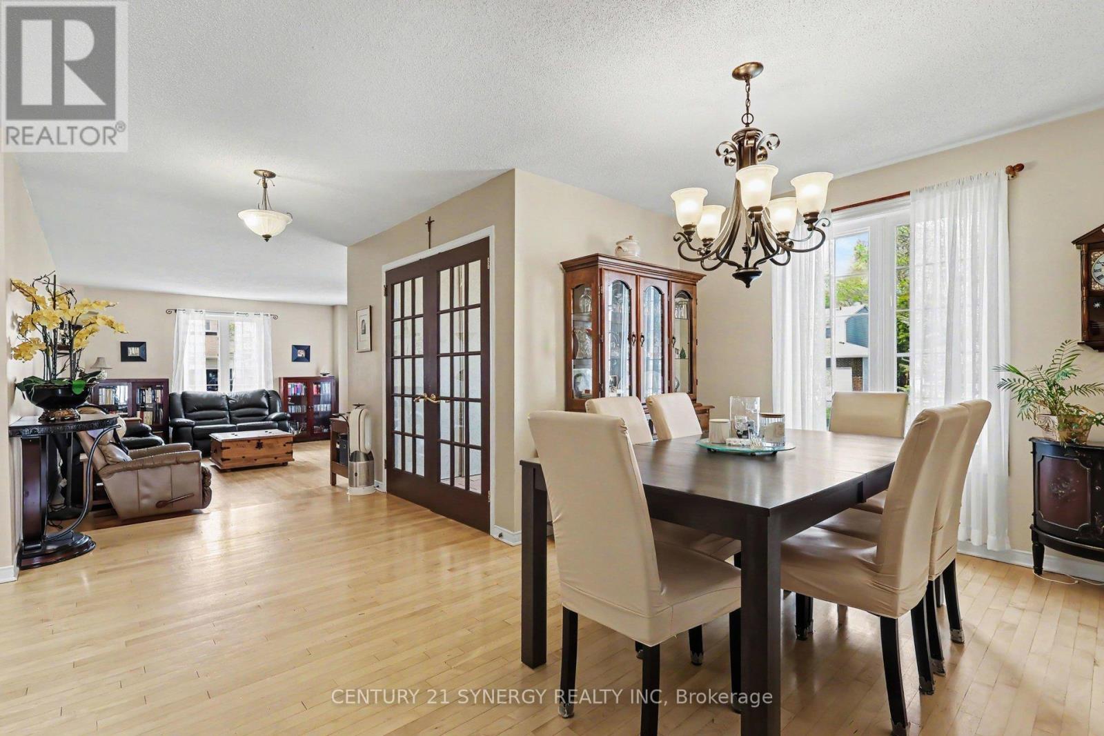 277 Mceachern Crescent, Ottawa, ON - Indoor Photo Showing Dining Room