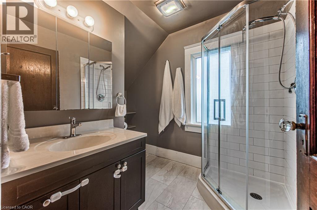 156 Glasgow Street, Kitchener, ON - Indoor Photo Showing Bathroom