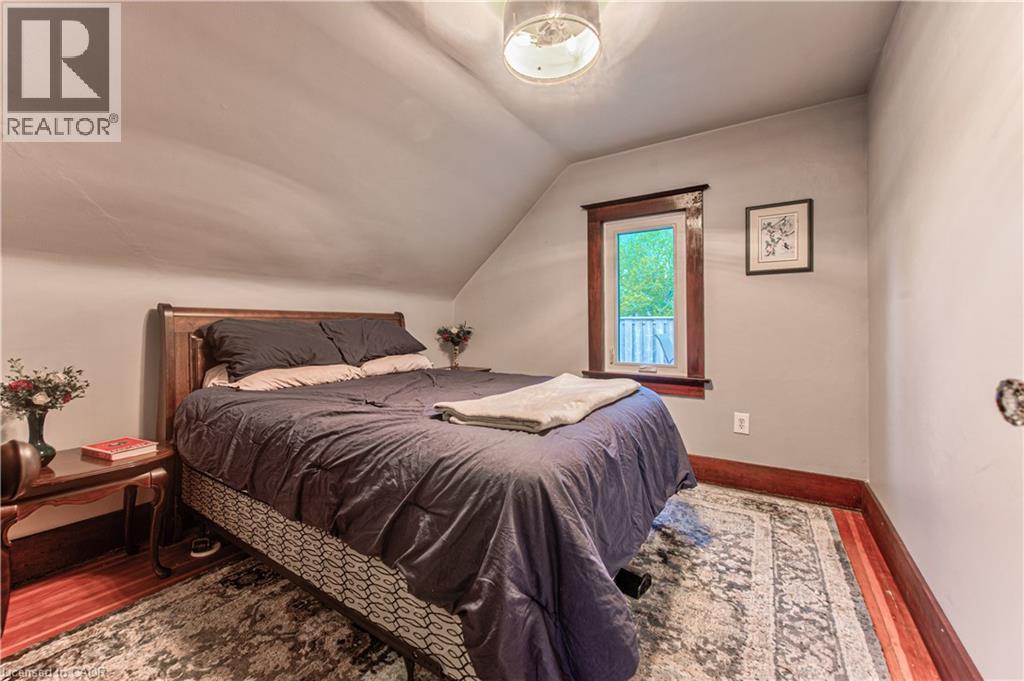156 Glasgow Street, Kitchener, ON - Indoor Photo Showing Bedroom