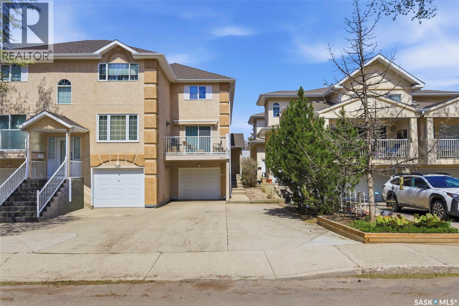 901 9Th Street E, Saskatoon, SK - Outdoor With Facade