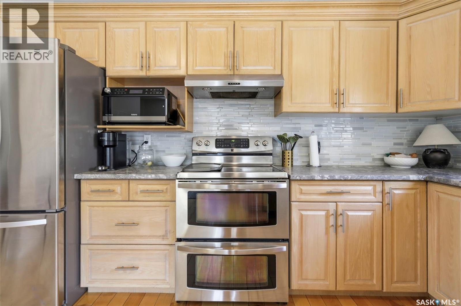901 9Th Street E, Saskatoon, SK - Indoor Photo Showing Kitchen