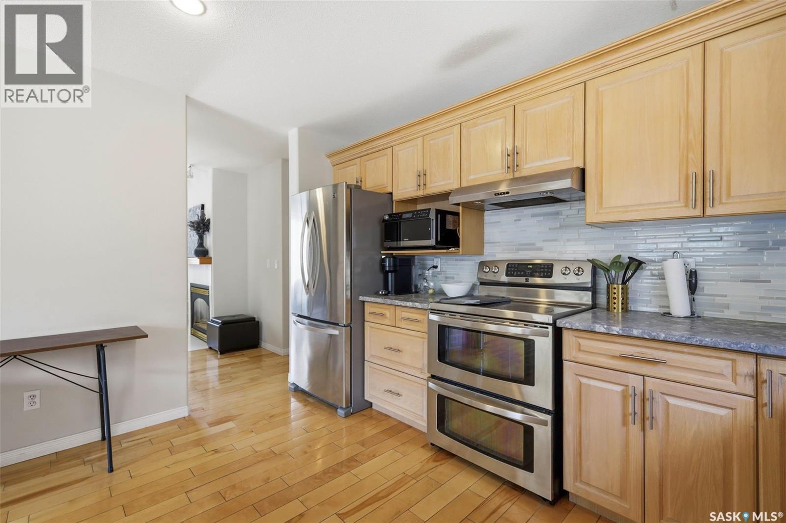 901 9Th Street E, Saskatoon, SK - Indoor Photo Showing Kitchen