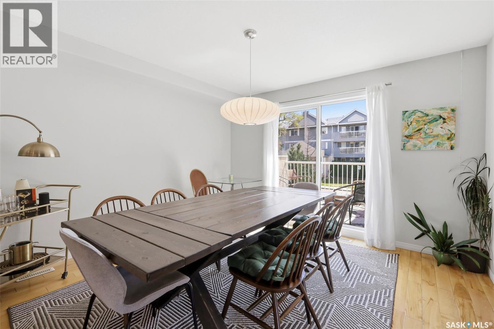 901 9Th Street E, Saskatoon, SK - Indoor Photo Showing Dining Room