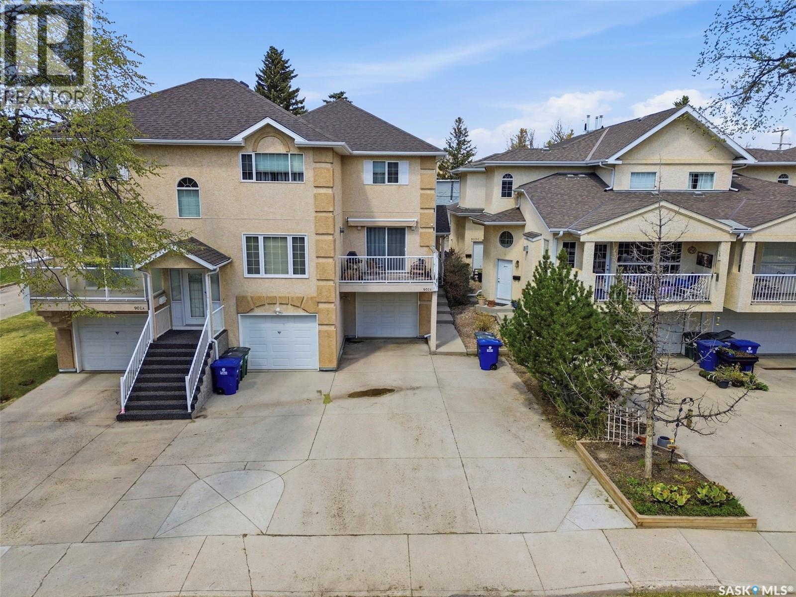 901 9Th Street E, Saskatoon, SK - Outdoor With Facade