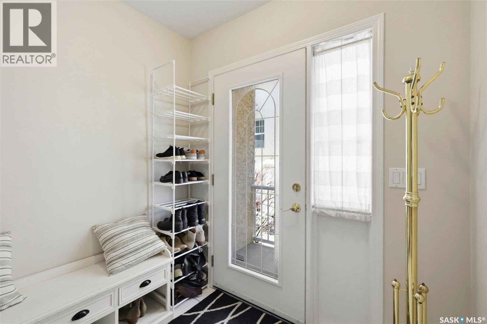 901 9Th Street E, Saskatoon, SK - Indoor