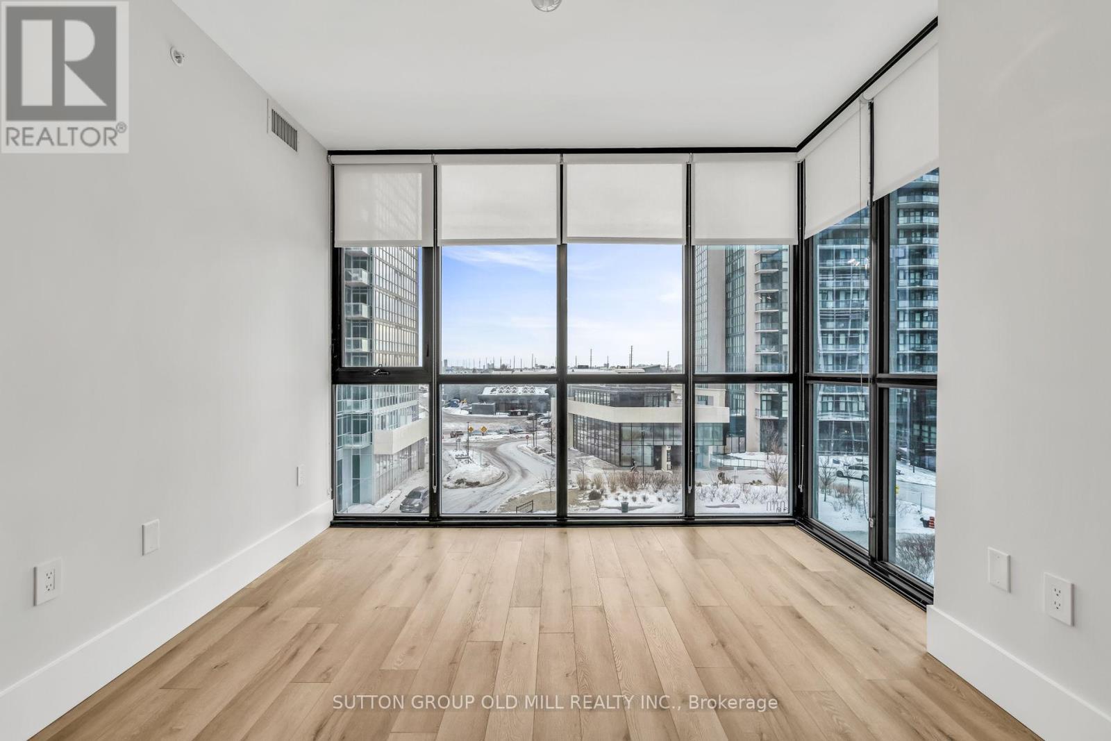 401 - 2916 Highway 7, Vaughan, ON