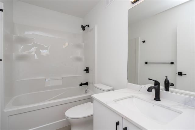 7 Juba St, Winnipeg, MB