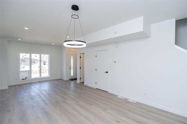 7 Juba St, Winnipeg, MB