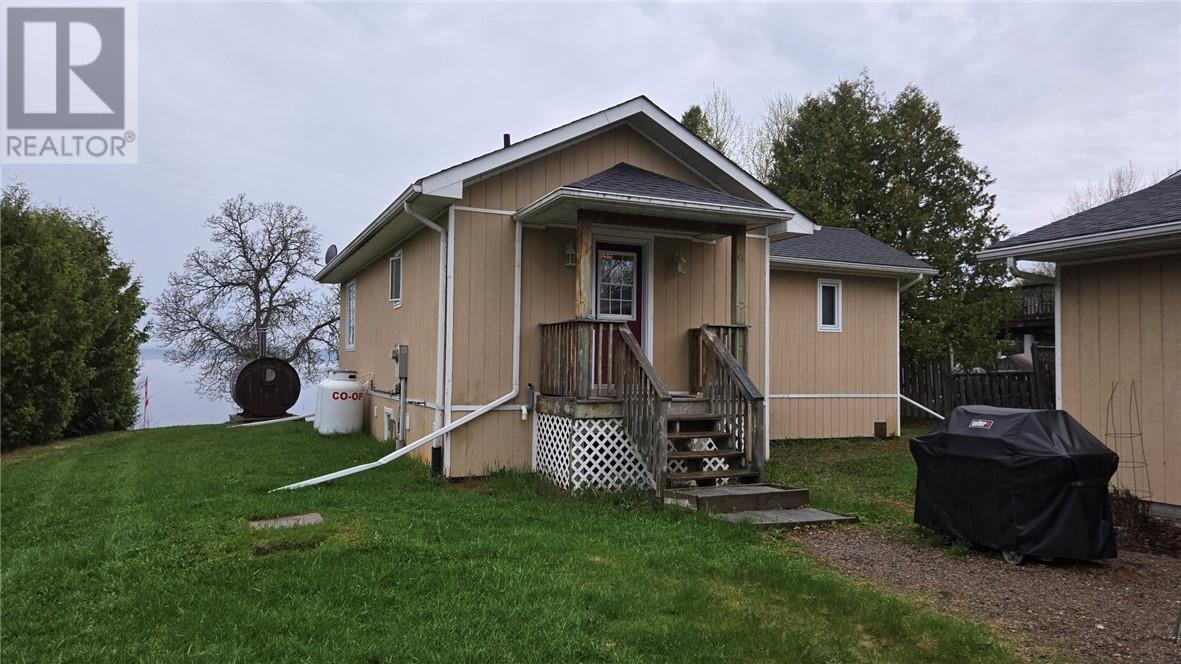 11 Joseph, Chelmsford, ON - Outdoor