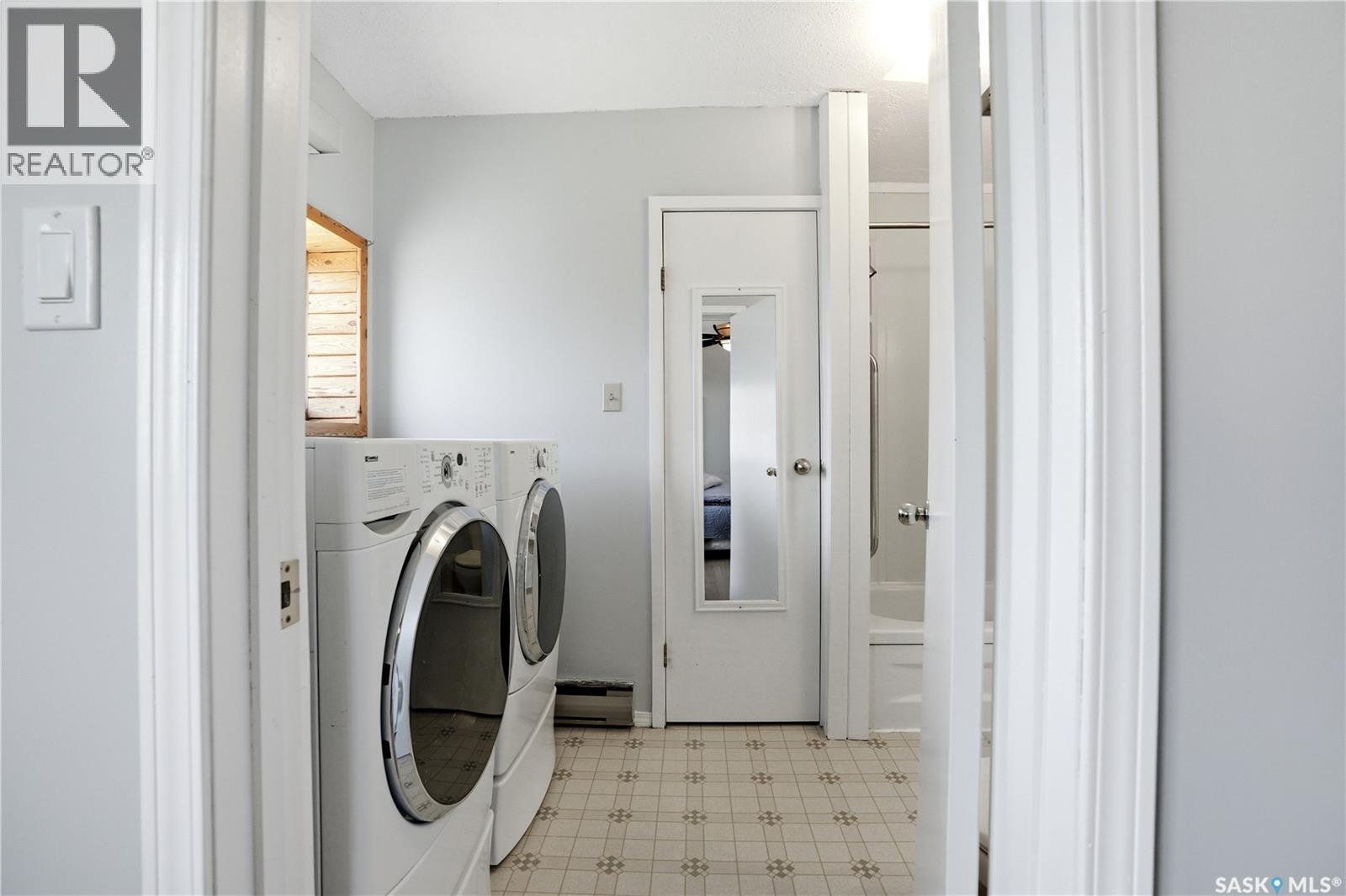 123 Burberry Road, Christopher Lake, SK - Indoor Photo Showing Laundry Room