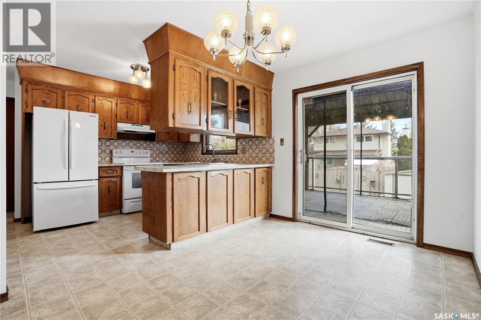 43 Springstein Avenue, Regina, SK - Indoor Photo Showing Kitchen
