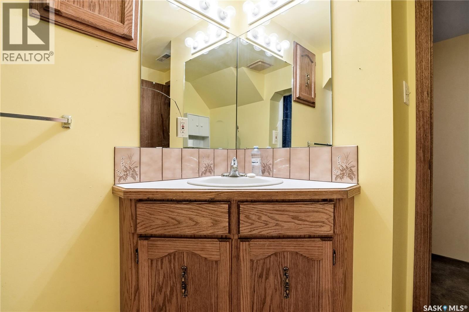 43 Springstein Avenue, Regina, SK - Indoor Photo Showing Bathroom