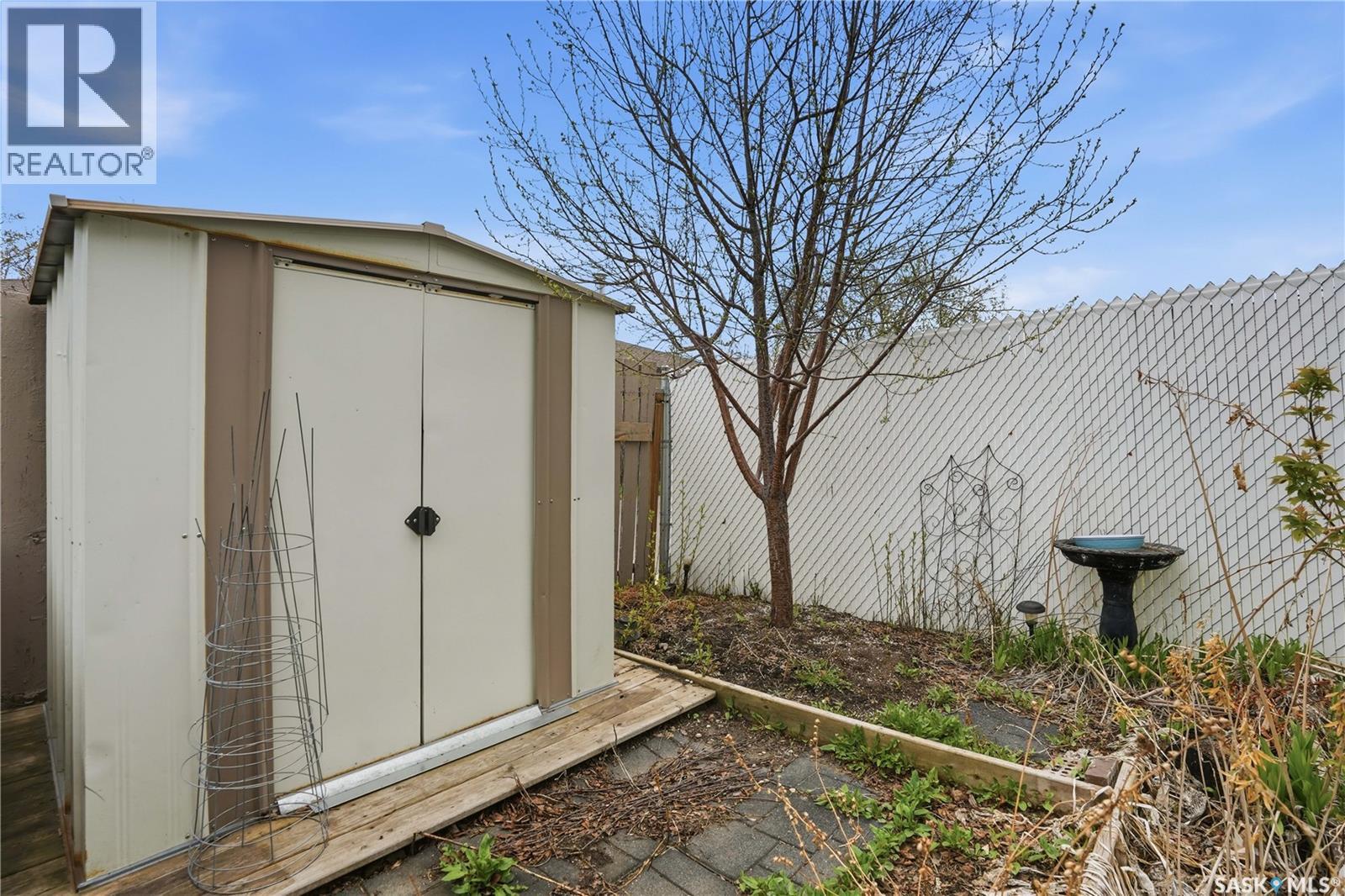 43 Springstein Avenue, Regina, SK - Outdoor