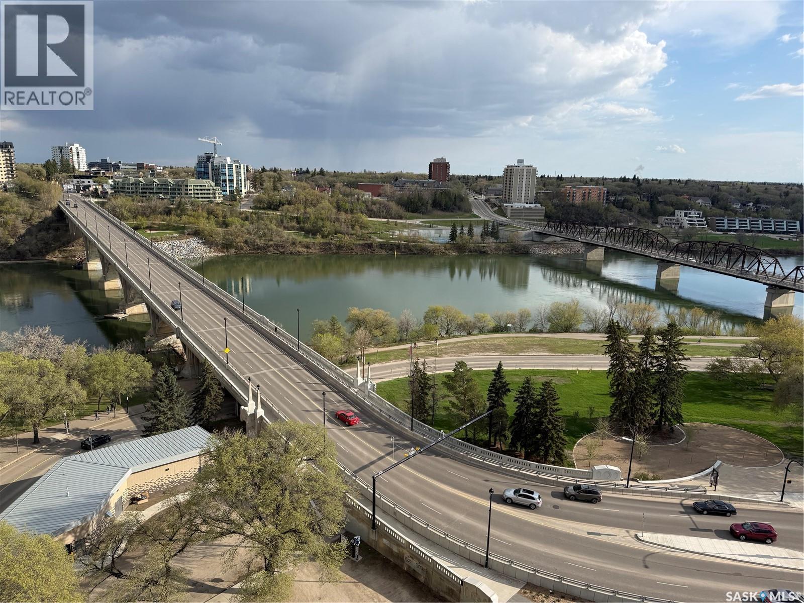 1670 424 Spadina Crescent E, Saskatoon, SK - Outdoor With Body Of Water With View