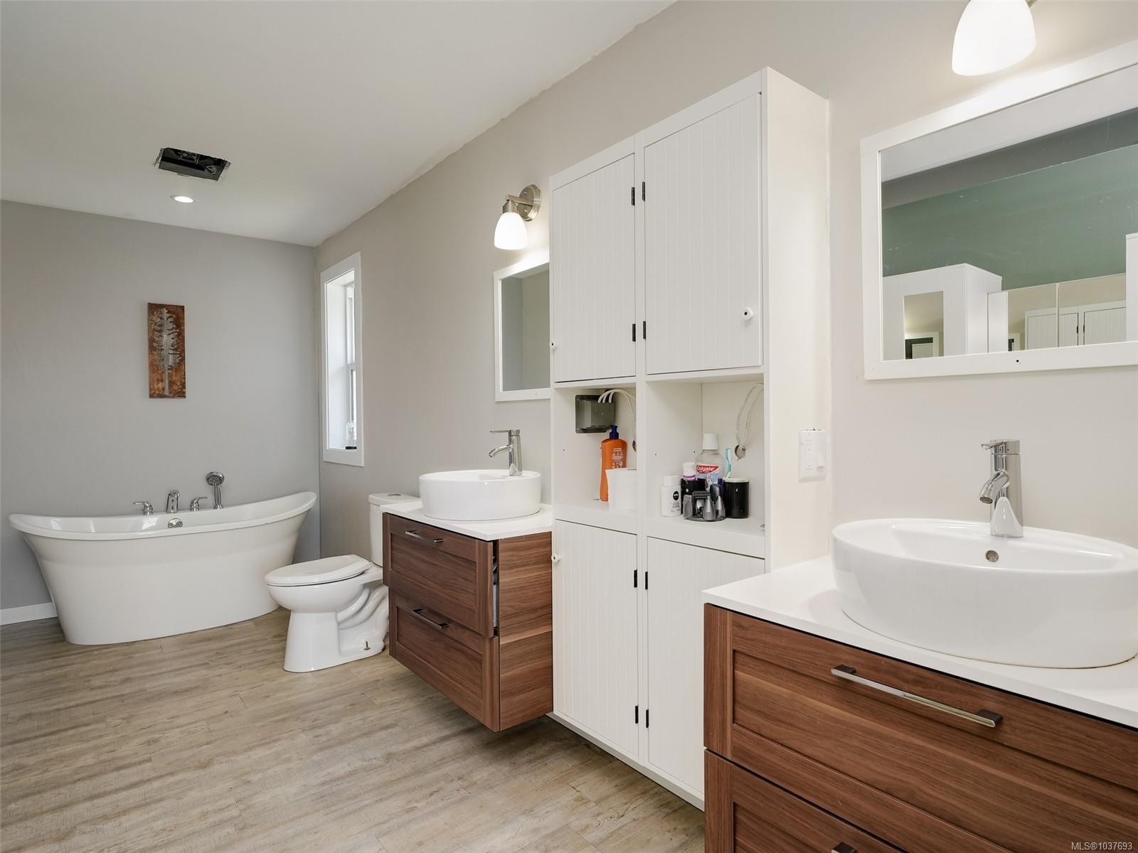 2371 Mountain Heights Rd, Sooke, BC