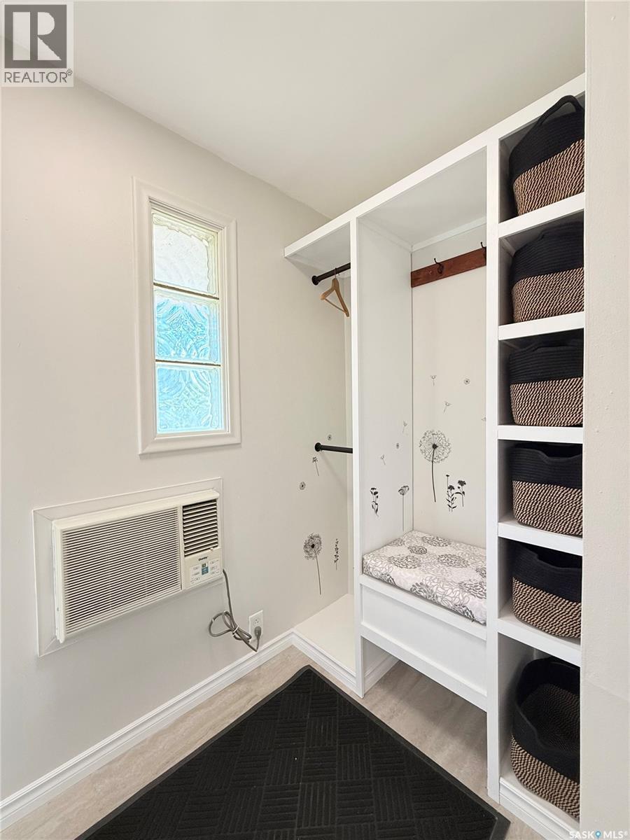 201 Ottawa Street, Davidson, SK - Indoor