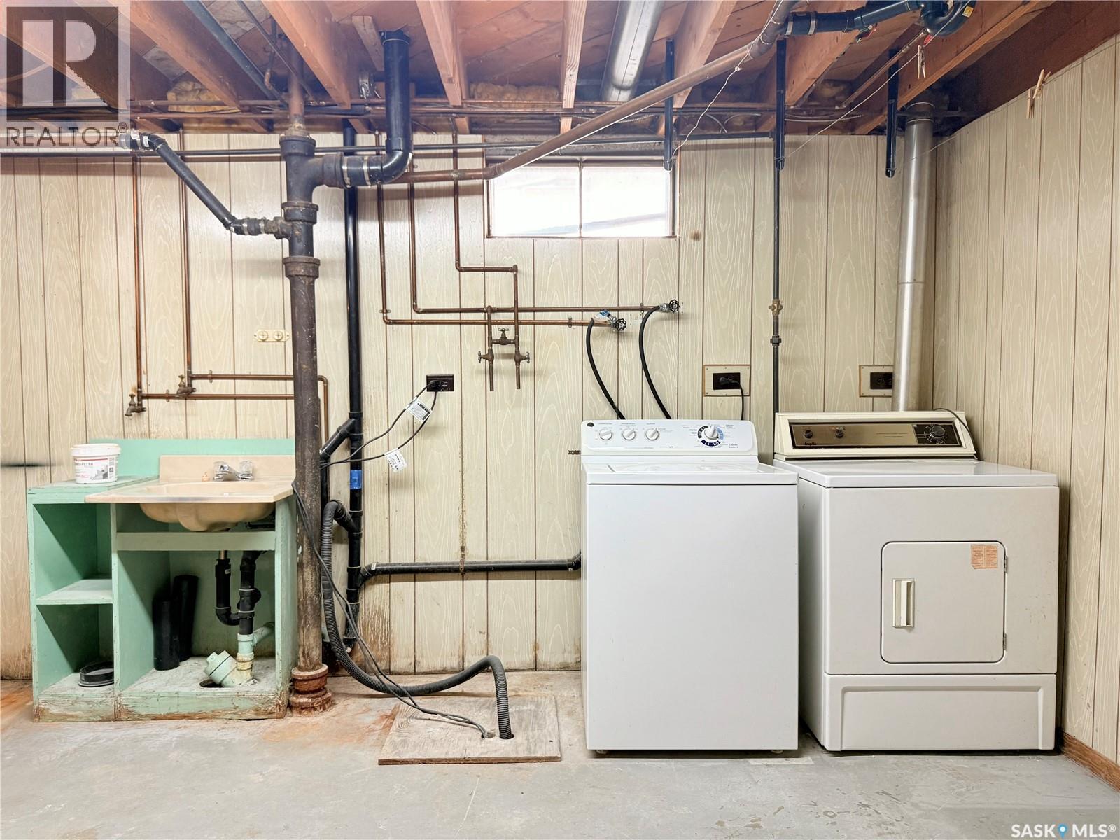 201 Ottawa Street, Davidson, SK - Indoor