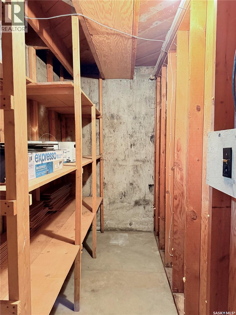 201 Ottawa Street, Davidson, SK - Indoor
