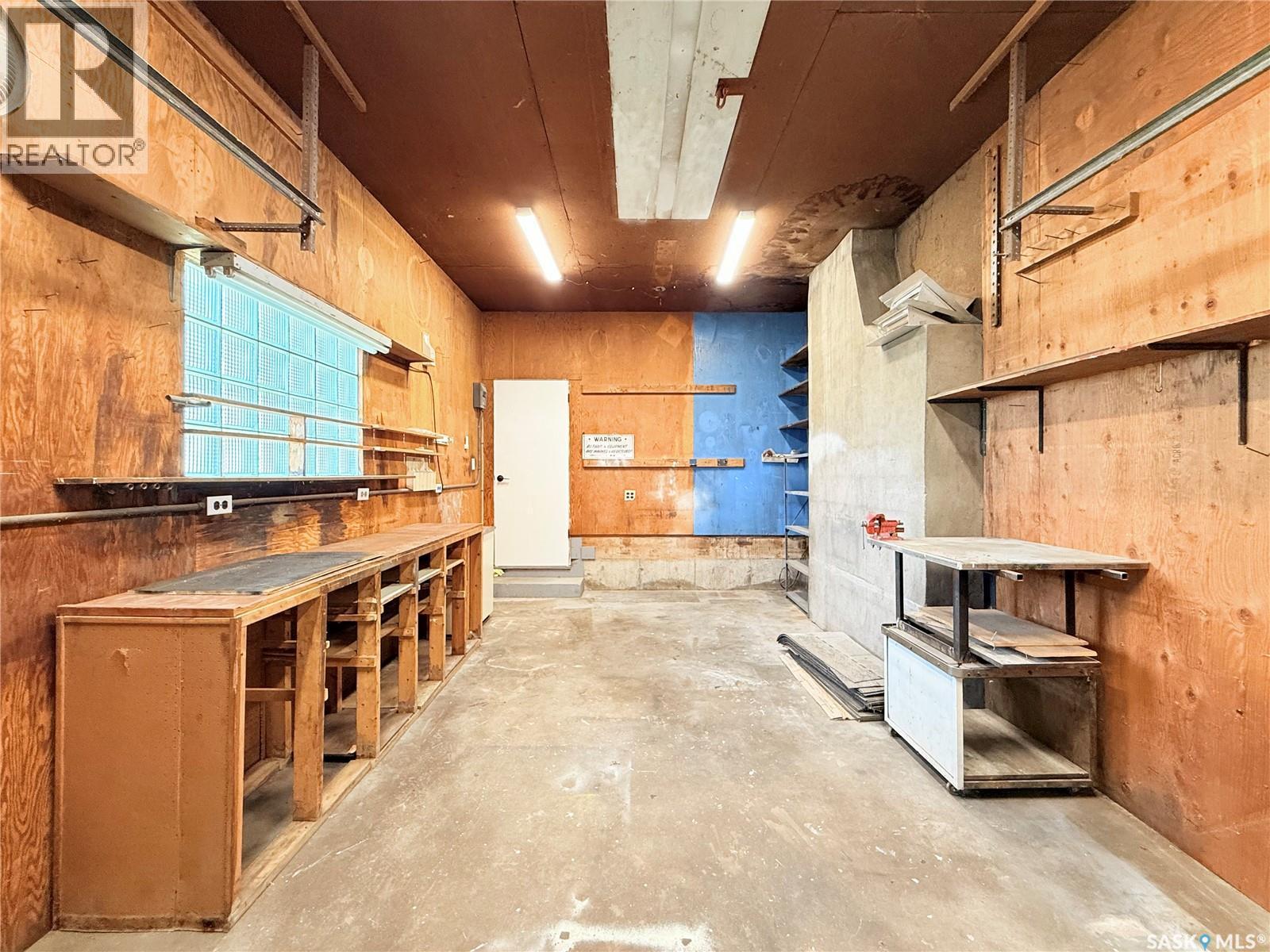 201 Ottawa Street, Davidson, SK - Indoor