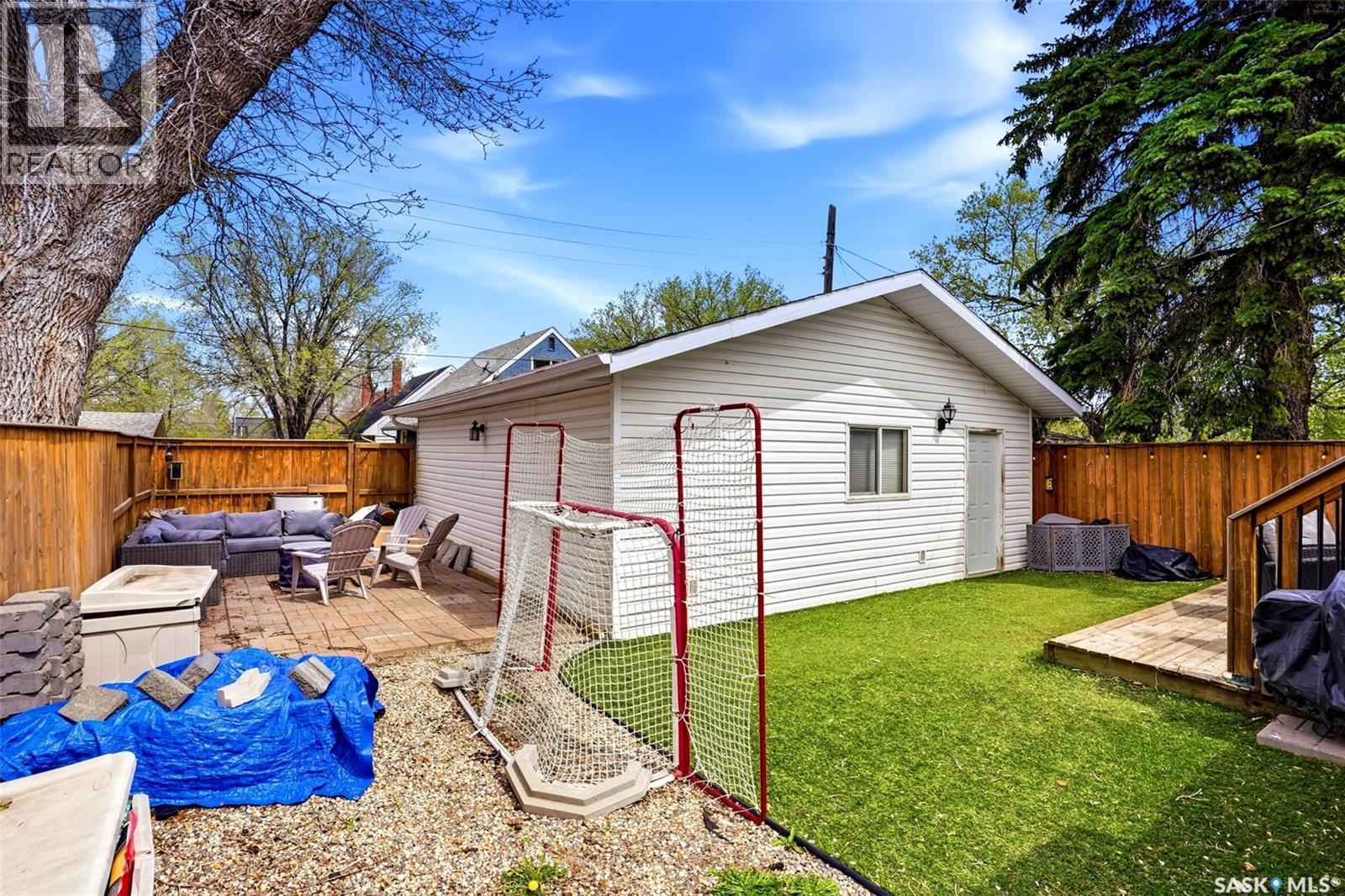 3410 Mccallum Avenue, Regina, SK - Outdoor With Deck Patio Veranda