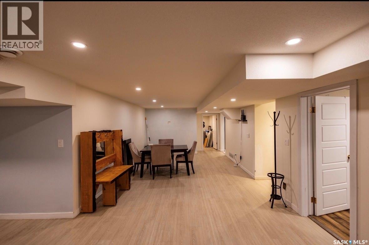 2258 Newis Bay E, Regina, SK - Indoor