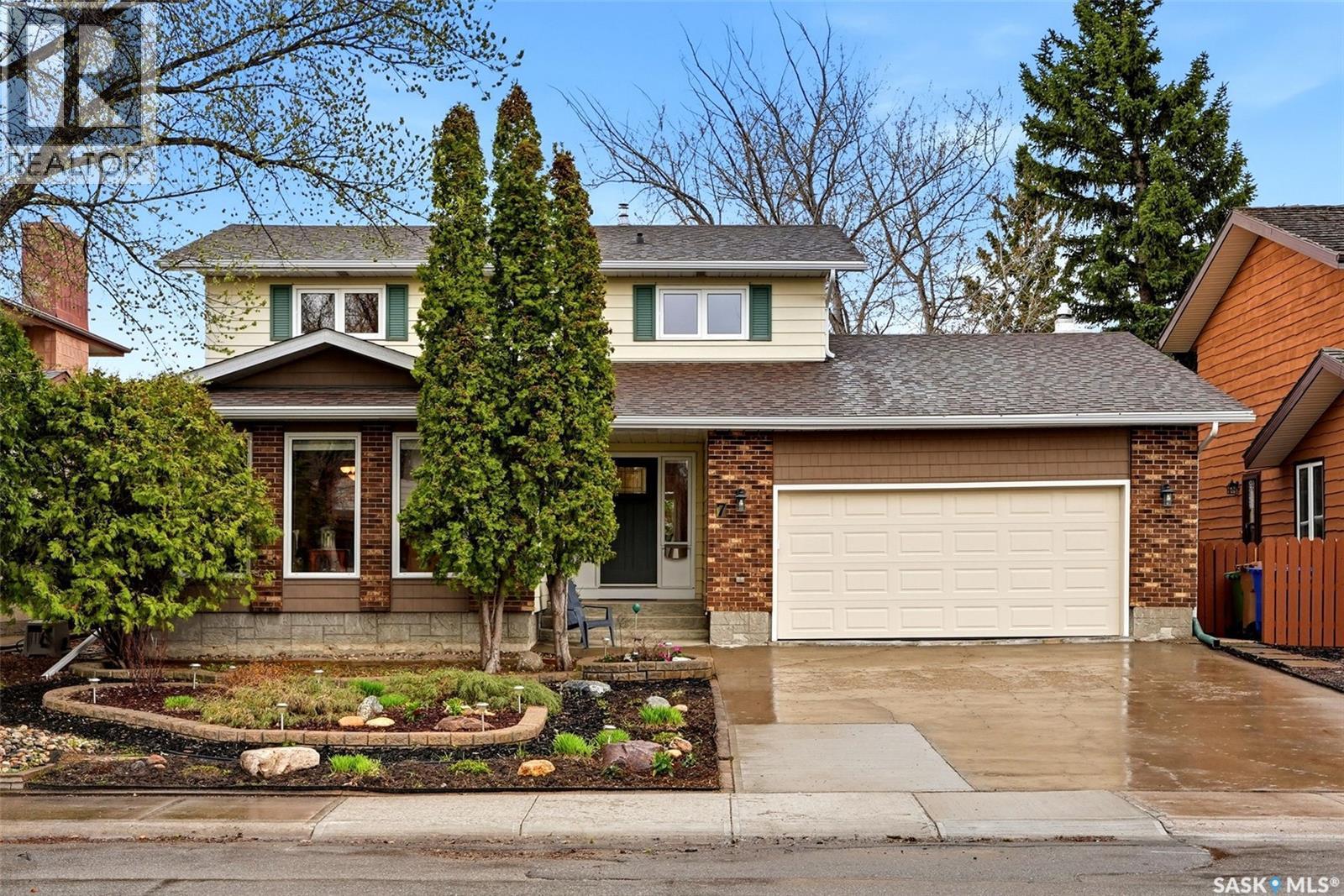 7 Cowie Road, Regina, SK - Outdoor With Facade