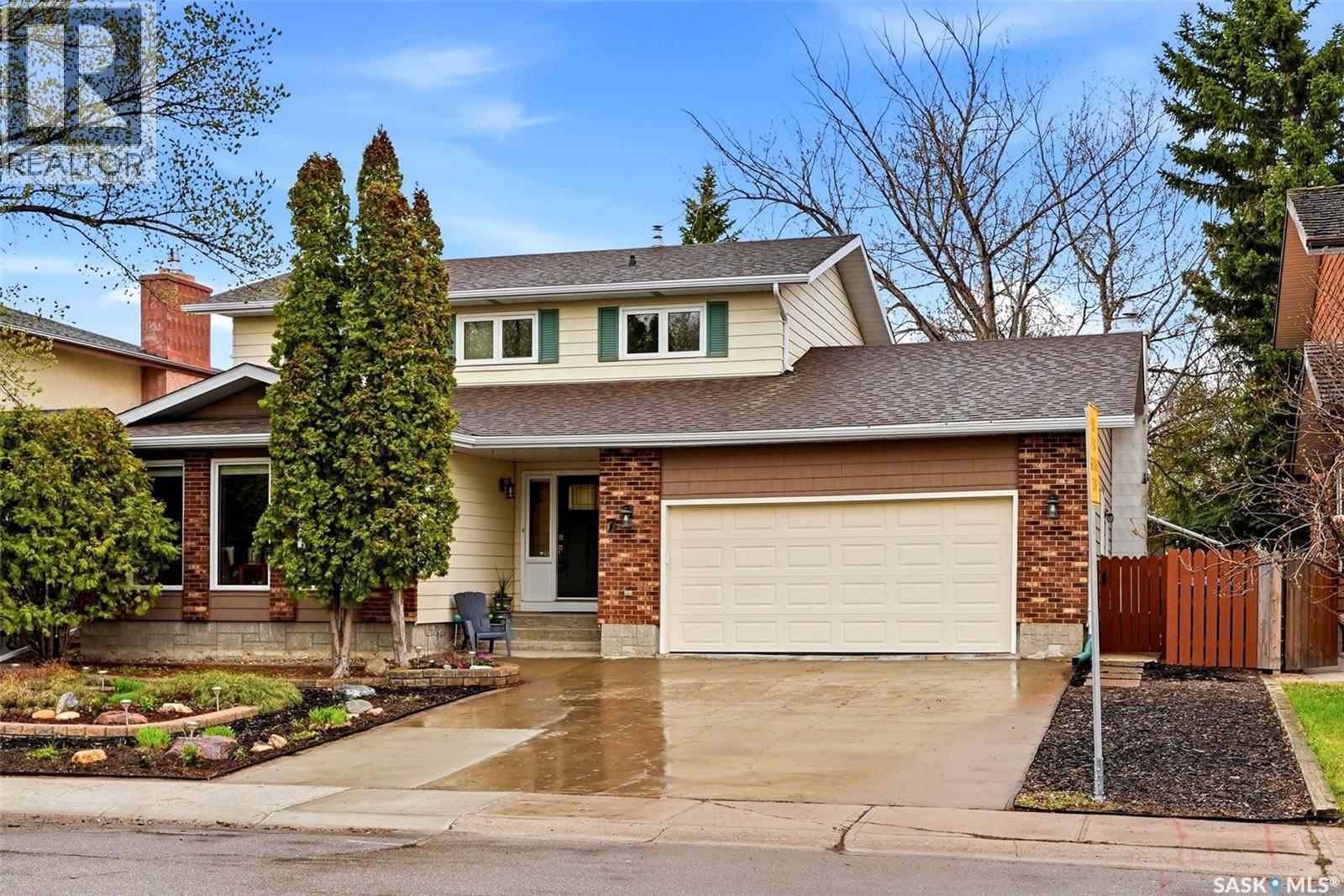 7 Cowie Road, Regina, SK - Outdoor With Facade
