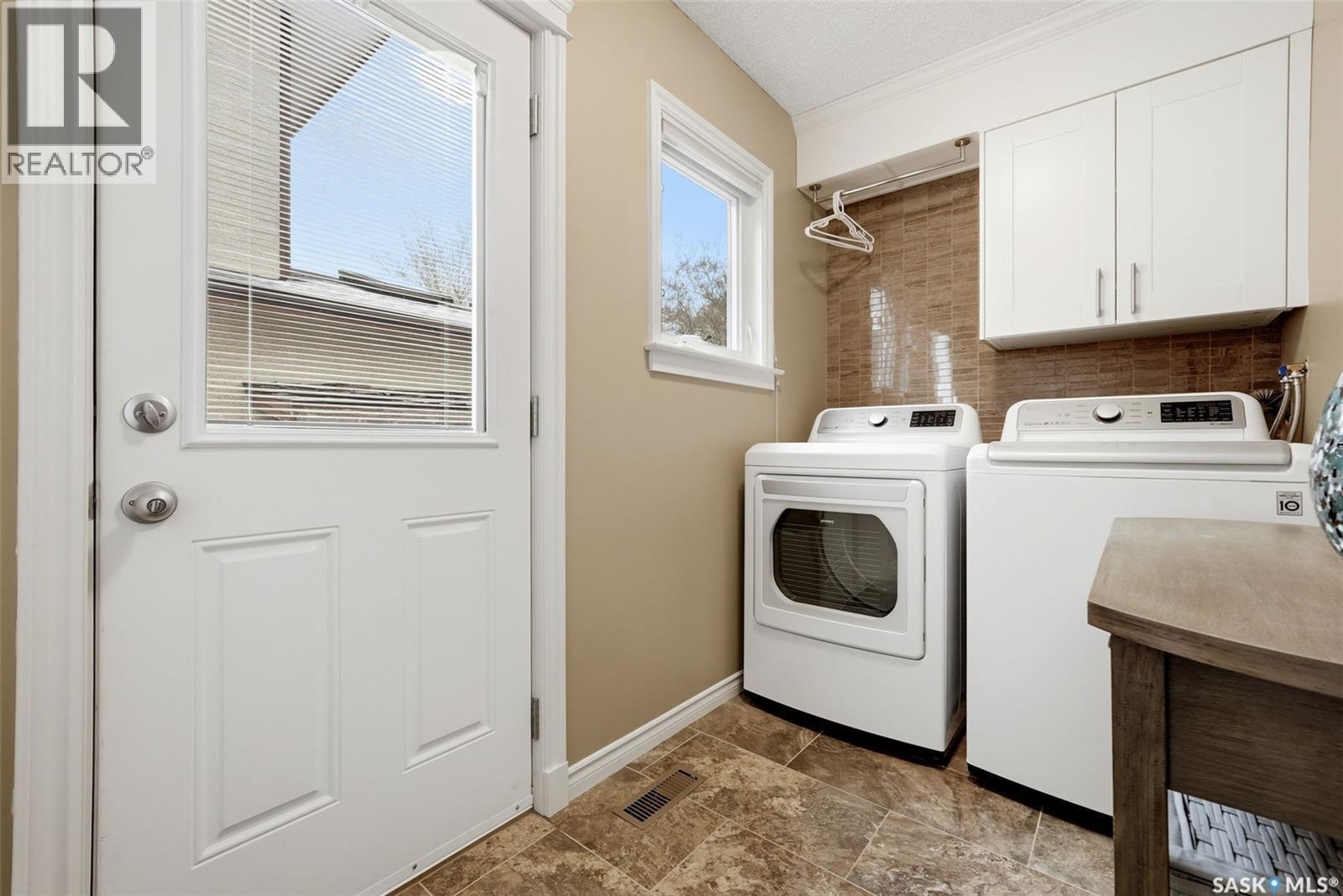 7 Cowie Road, Regina, SK - Indoor Photo Showing Laundry Room